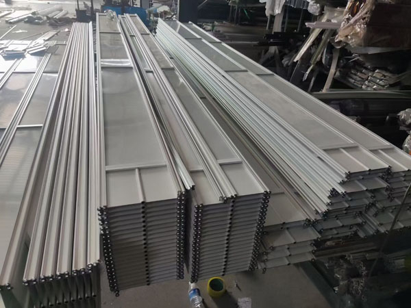 水晶卷簾門廠家生產